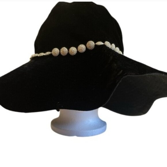 JACQUELINE black velvet 22” (57 cm) flower shaped hat back bow vintage - Picture 1 of 3